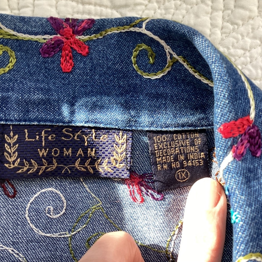 Denim Embroidered Flowers Jean Shirt Jacket Womens Size 1X Button Up Multicolor - Picture 5 of 14